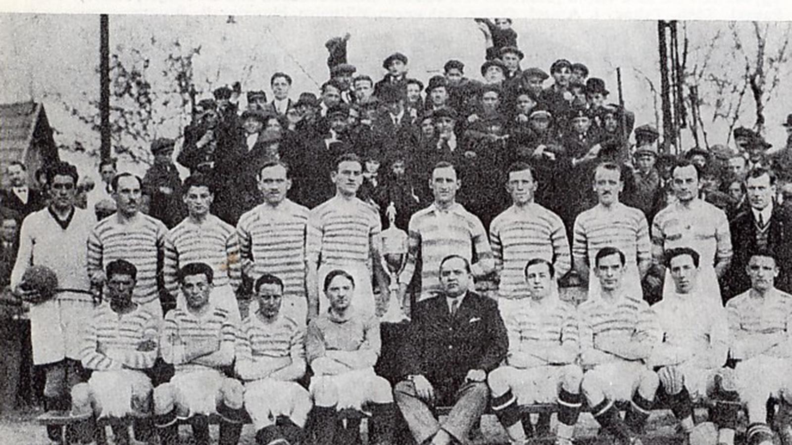 A Ferencváros 1926–27-es szezonban bajnoki címet nyert csapata. Nem jött be a profizmus.