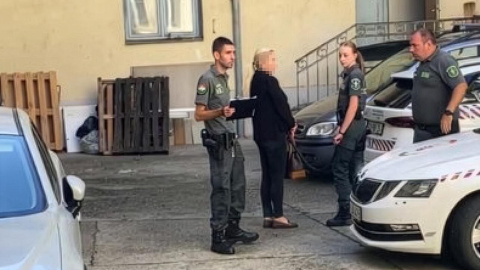Fásyné Gurzó Mária szerda reggel vezetőszáron