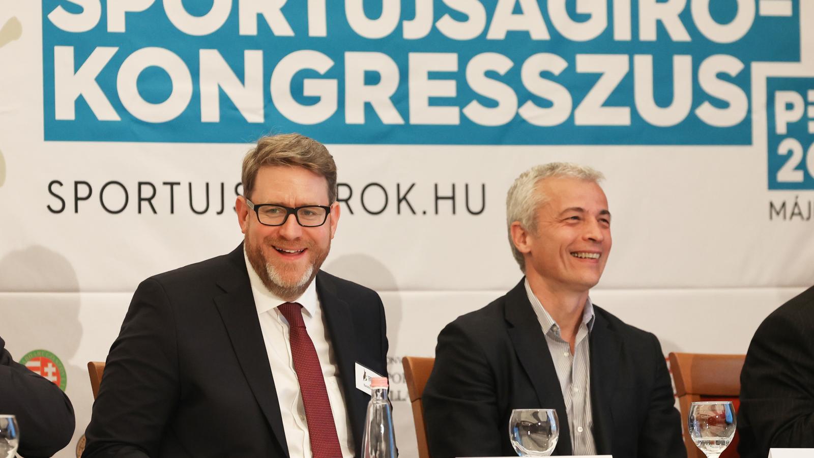 Deák Zsigmond (jobbra) Szöllősi György oldalán