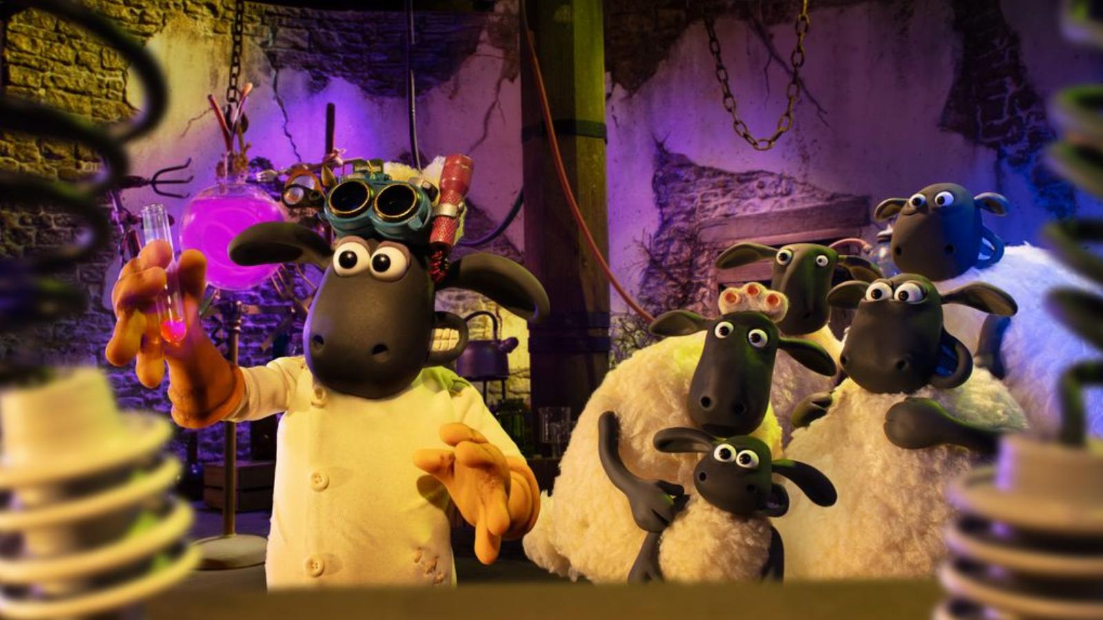 A mozifilmben Shaun, a bárány egy különleges szert kísérletez ki, ami elindítja a bonyodalmakat