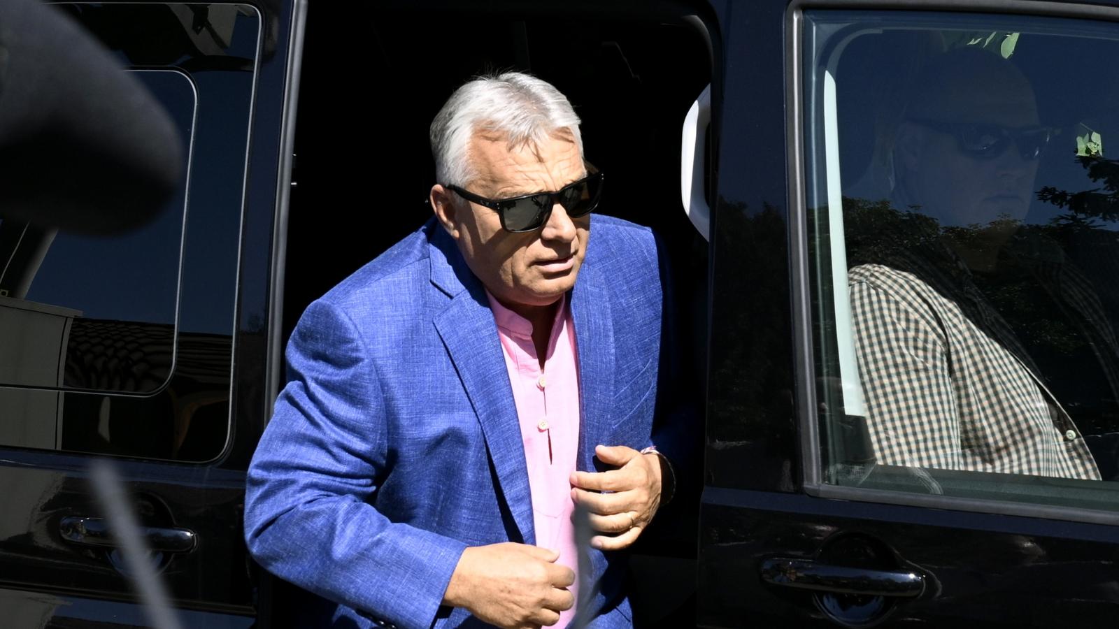 Orbán Viktor, a Fidesz elnöke, volt miniszterelnök érkezik a párt alapítványa, a Polgári Magyarországért Alapítvány hagyományos kötcsei találkozójára a kötcsei Dobozy-kúriához 2026. szeptember 12-én