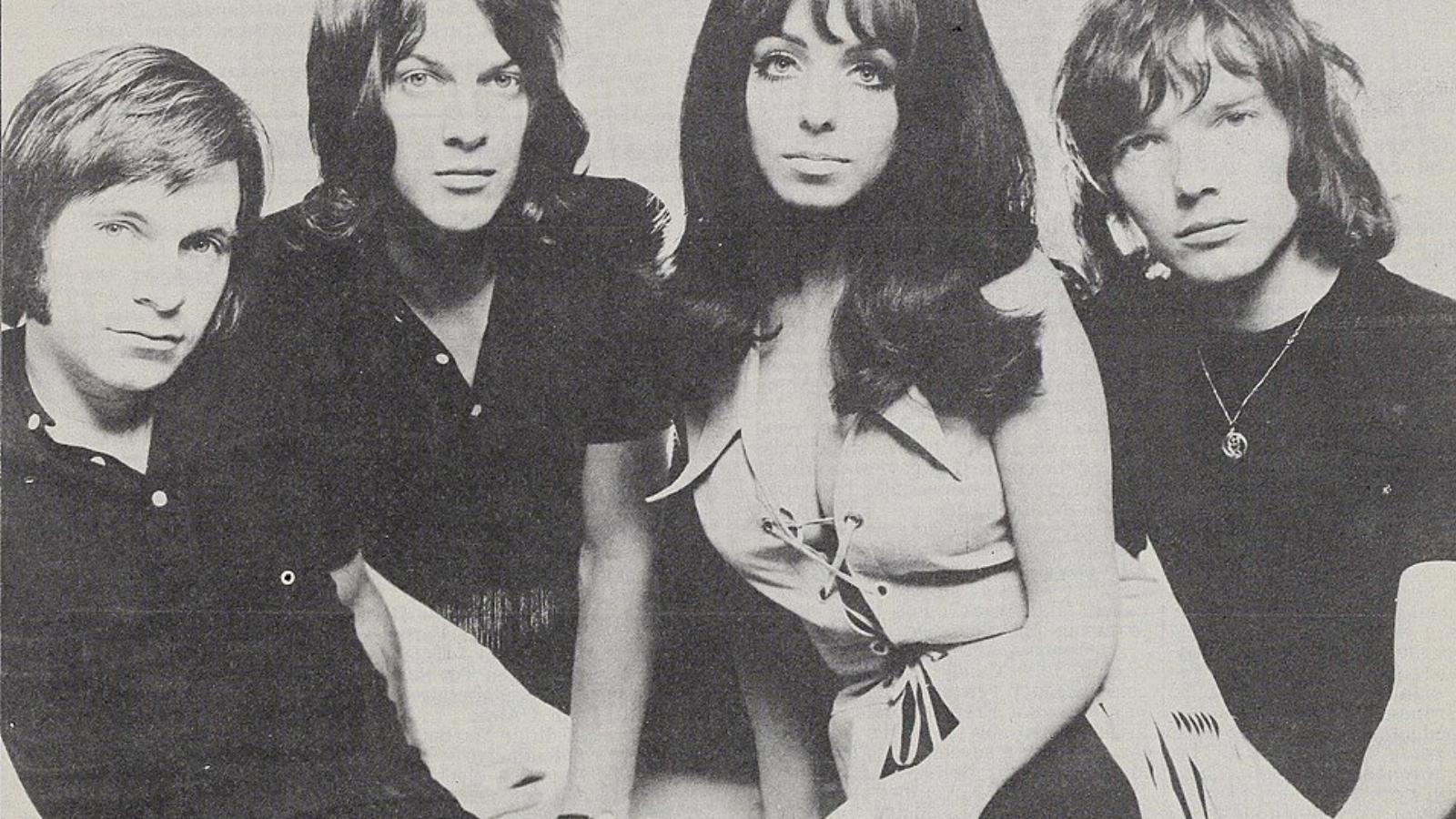 A holland Shocking Blue zenekar, középen a magyar roma származású énekesnőjük, Veres Mariska