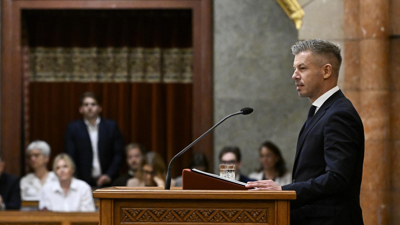 Magyar Péter miniszterelnök napirend előtt szólal fel az Országgyűlés plenáris ülésén 2026. szeptember 21-én