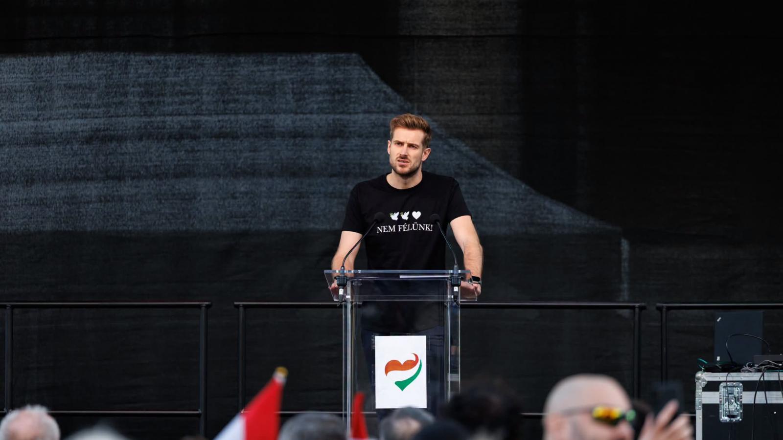 Az ellenzéki képviselő fel is szólalt az általa reklámozott demonstráción