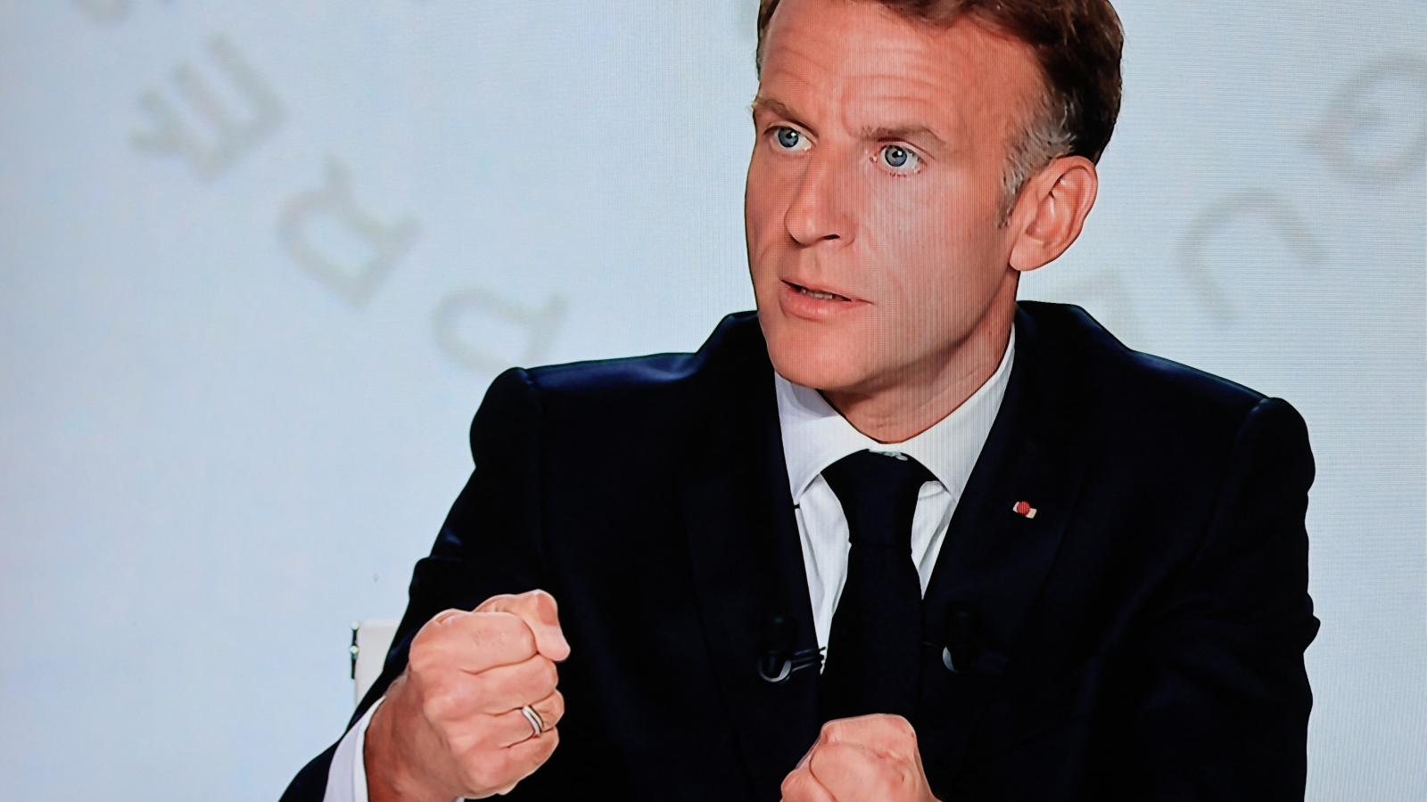 Emmauel Macron francia elnök interjút ad a France 2 köztévének és a TF1 kereskedelmi csatornának