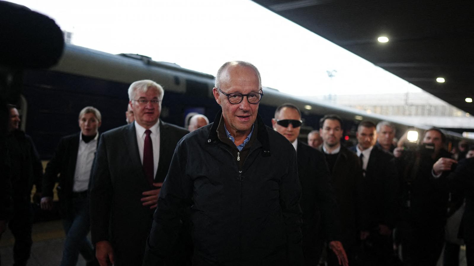 Vasárnap kora reggel Kijevbe érkezett Friedrich Merz német kancellár
