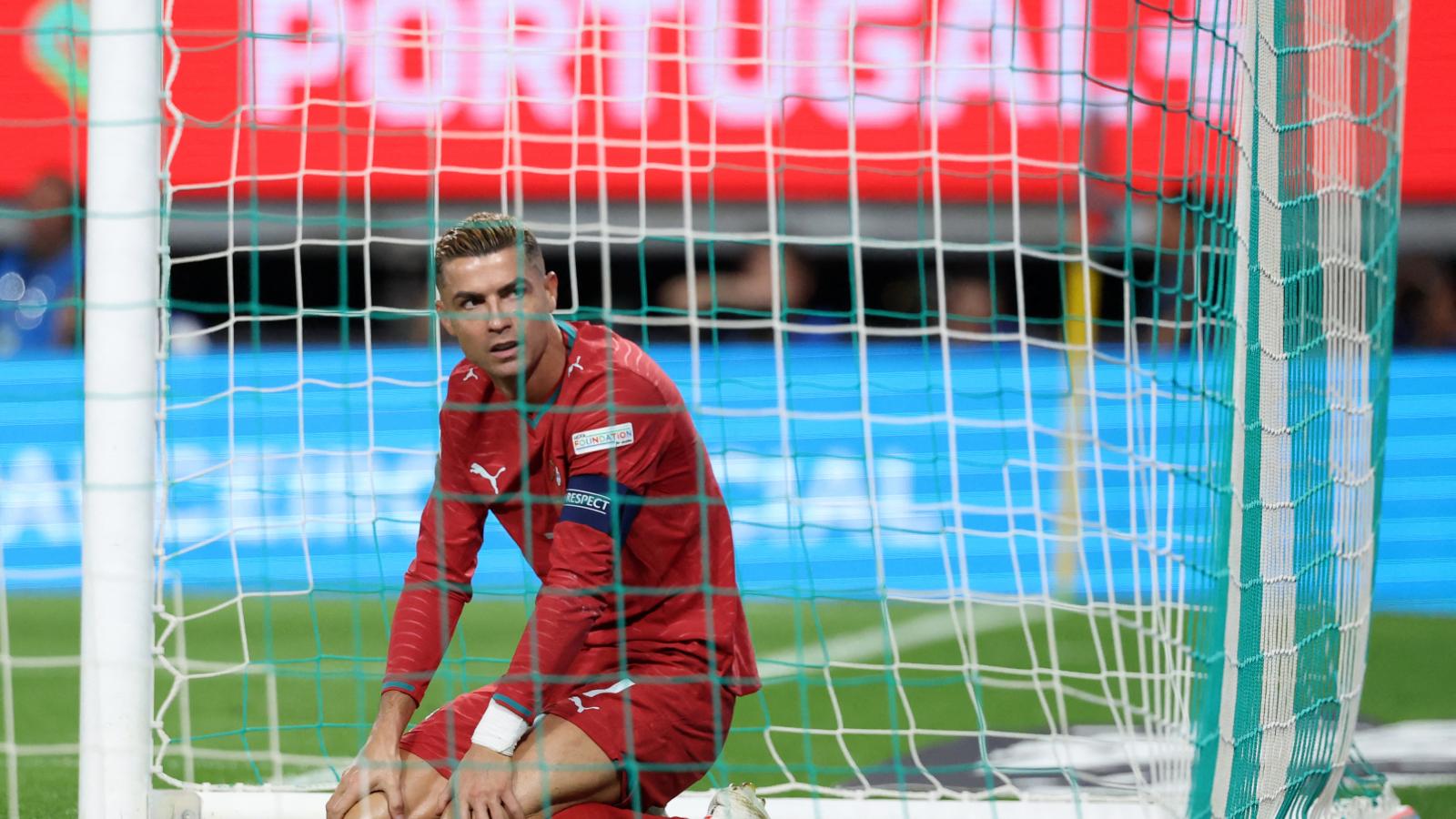 CR7 letérdelt, de innen is talpra állhat, ha akar, a kapitány már visszakozott