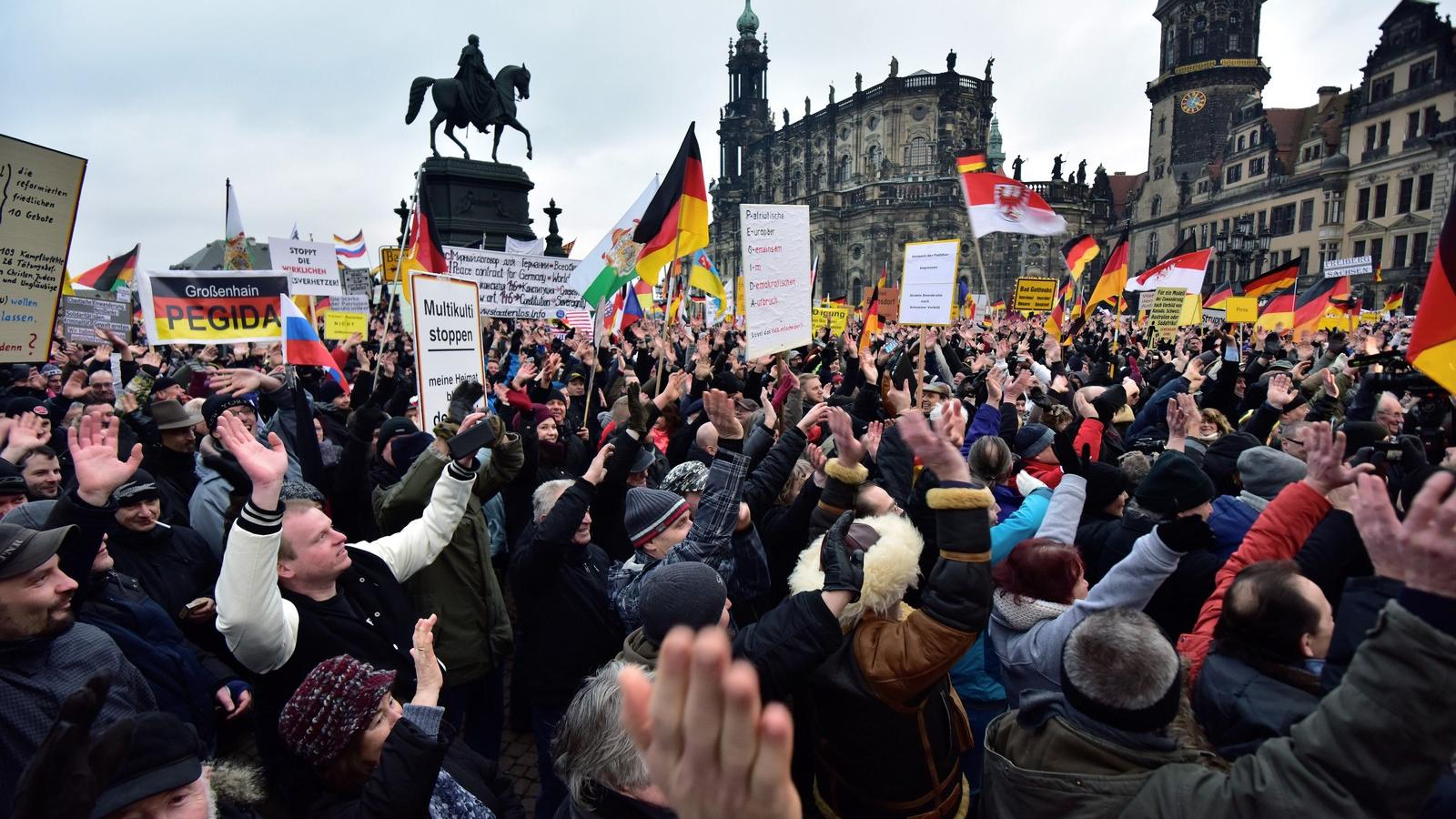 2015 január 25 Németország, Drezda: A Pegida mozgalom támogatóinak iszlámellenes tüntetése/Getty Images