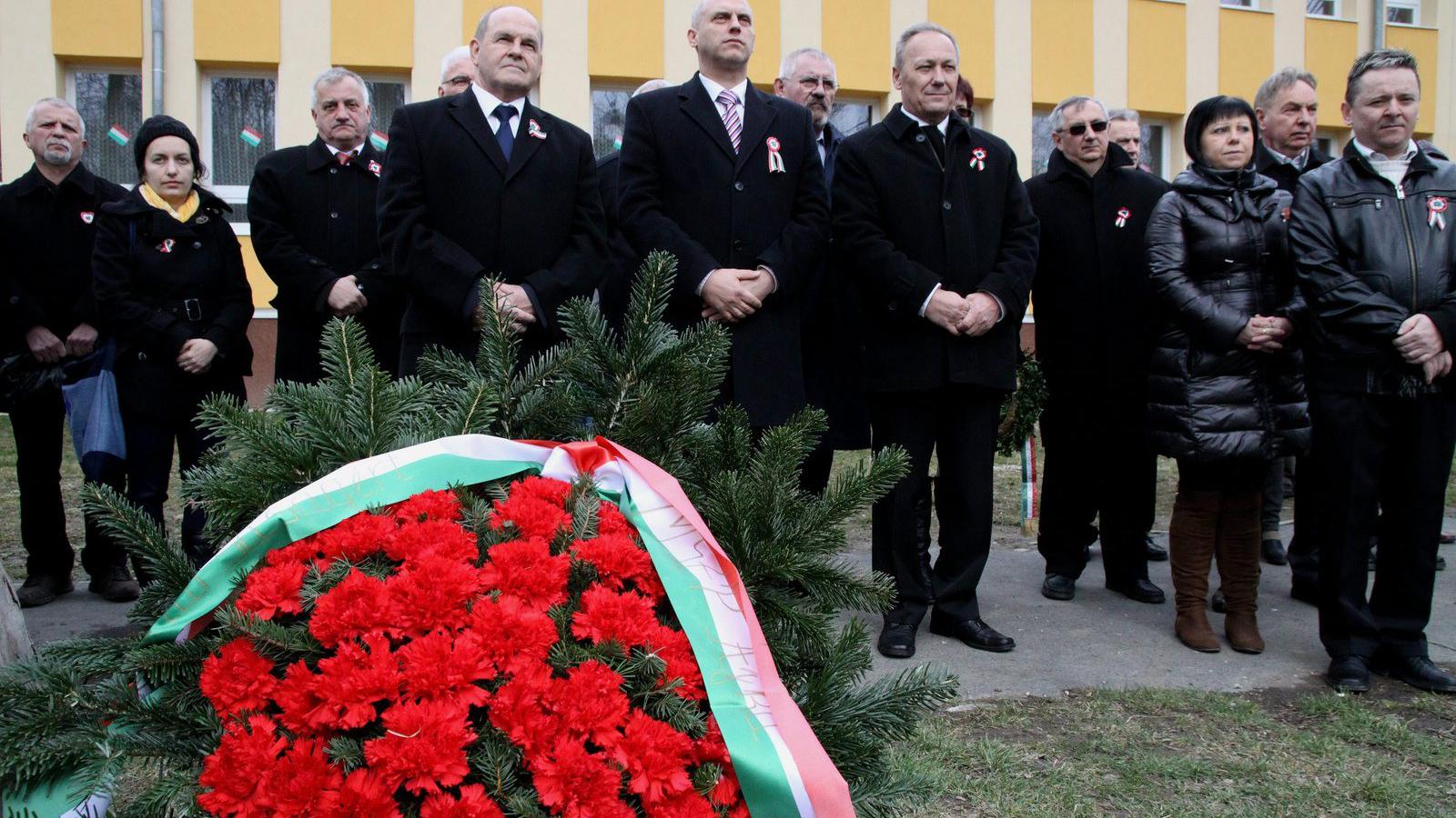  Tóbiás József, az MSZP elnök-frakcióvezetője, Dorner László önkormányzati képviselő és Pad Ferenc országgyűlési képviselőjelölt