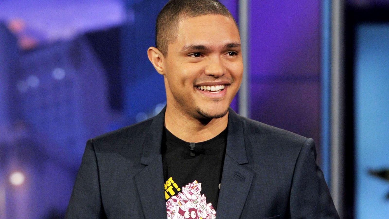 Trevor Noah megtiszteltetésnek nevezte, hogy a távozó, 52 esztendős komikus nyomdokaiba léphet. FOTÓ: Kevin Winter/NBCUniversal/