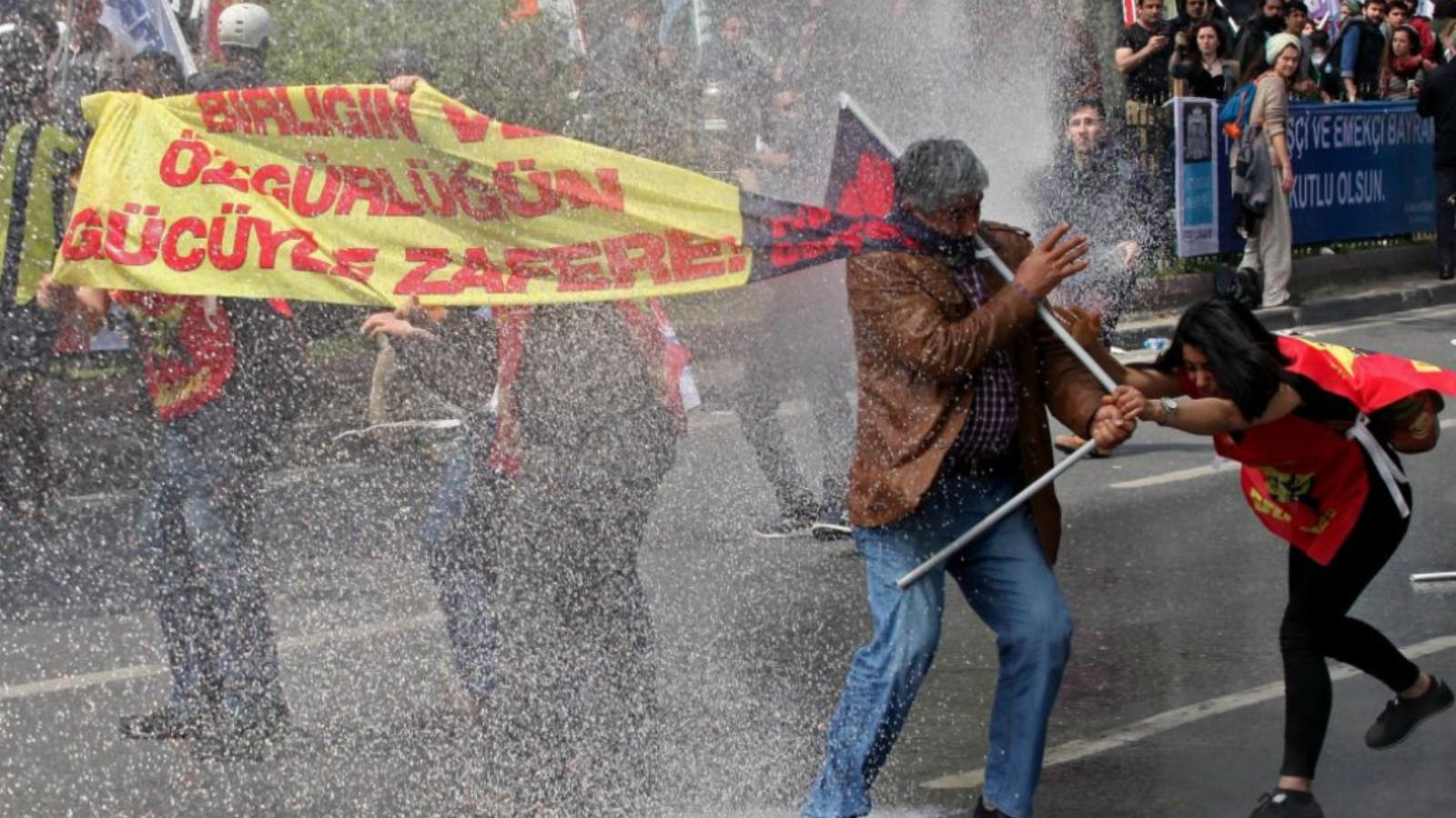 Isztambulban könnygáz és vízágyú vette át a főszerepet az ünnepen FOTÓ: EUROPRESS/GETTY IMAGES/BURAK KARA