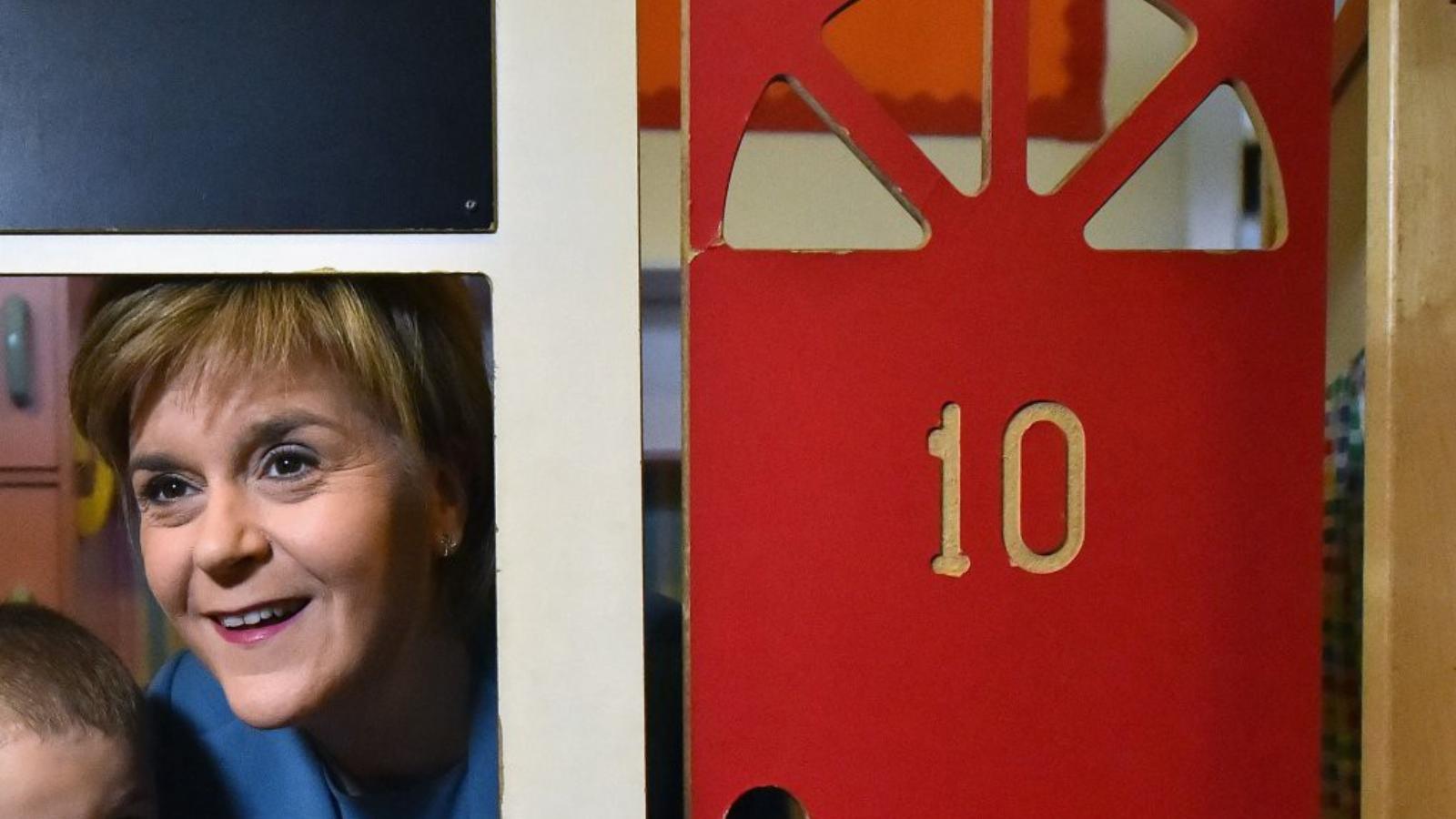 Nicola Sturgeon SNP-vezér óvodában is kampányolt – a skótok kezében lehet a Downing Street 10. kulcsa FOTÓ: EUROPRESS/GETTY IMAG