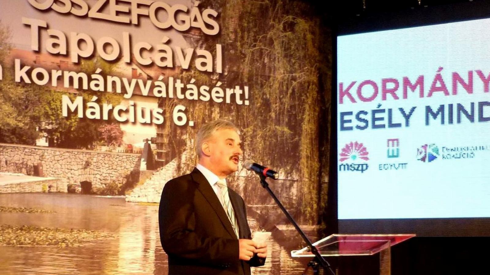 Lévai József egy 2014-es tapolcai kampányrendezvényen Forrás: Facebook