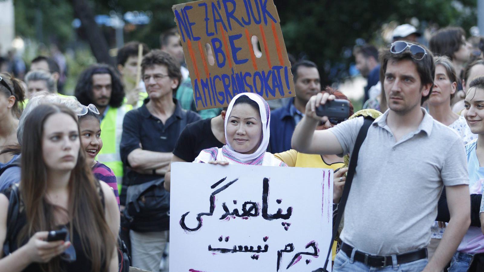 Bevándorló vagyok mottóval demonstráció a nemzeti konzultáció ellen a Migráns Szolidaritás (MigSzol) Csoport szervezésében Budap