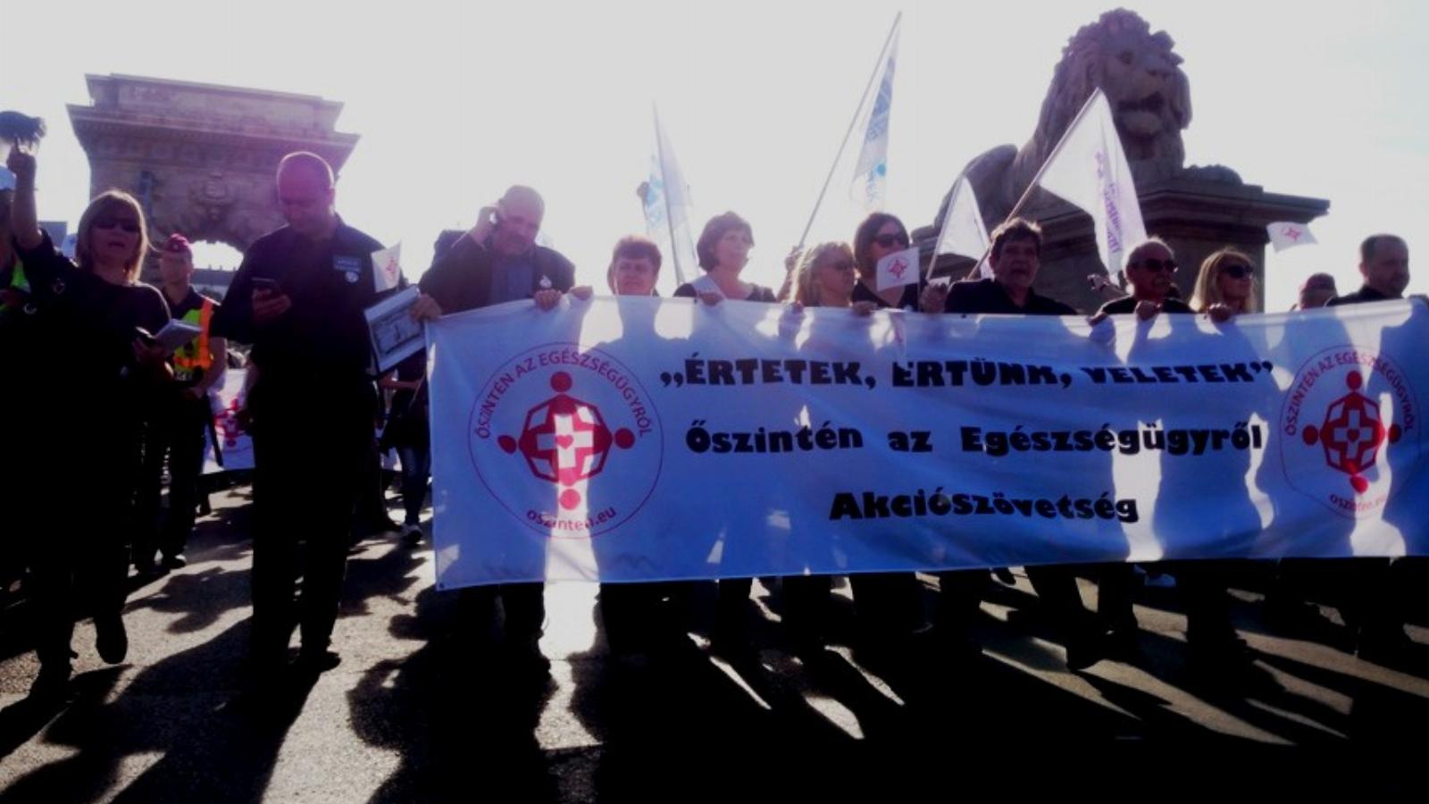 A kép a legutóbbi fővárosi tüntetésen készült május 12-én. FOTÓ: Kökényesi Gábor