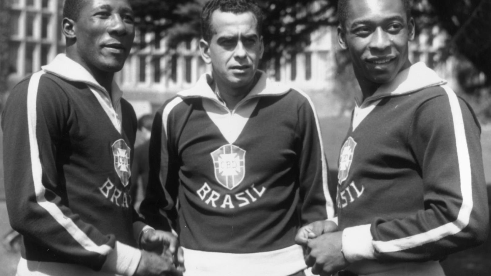 A képen Santos, Zito & Pele 1963.május 7-én. Fotó: Hulton Archiv