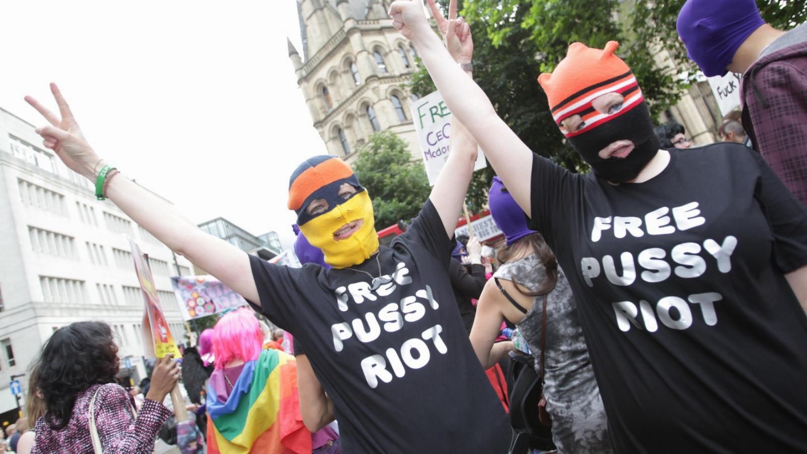 Még Manchesterben is tüntettek a Pussy Riot tagjainak szabadon bocsátásáért tavaly nyáron. Fotó: Nathan Cox/ Getty Images.