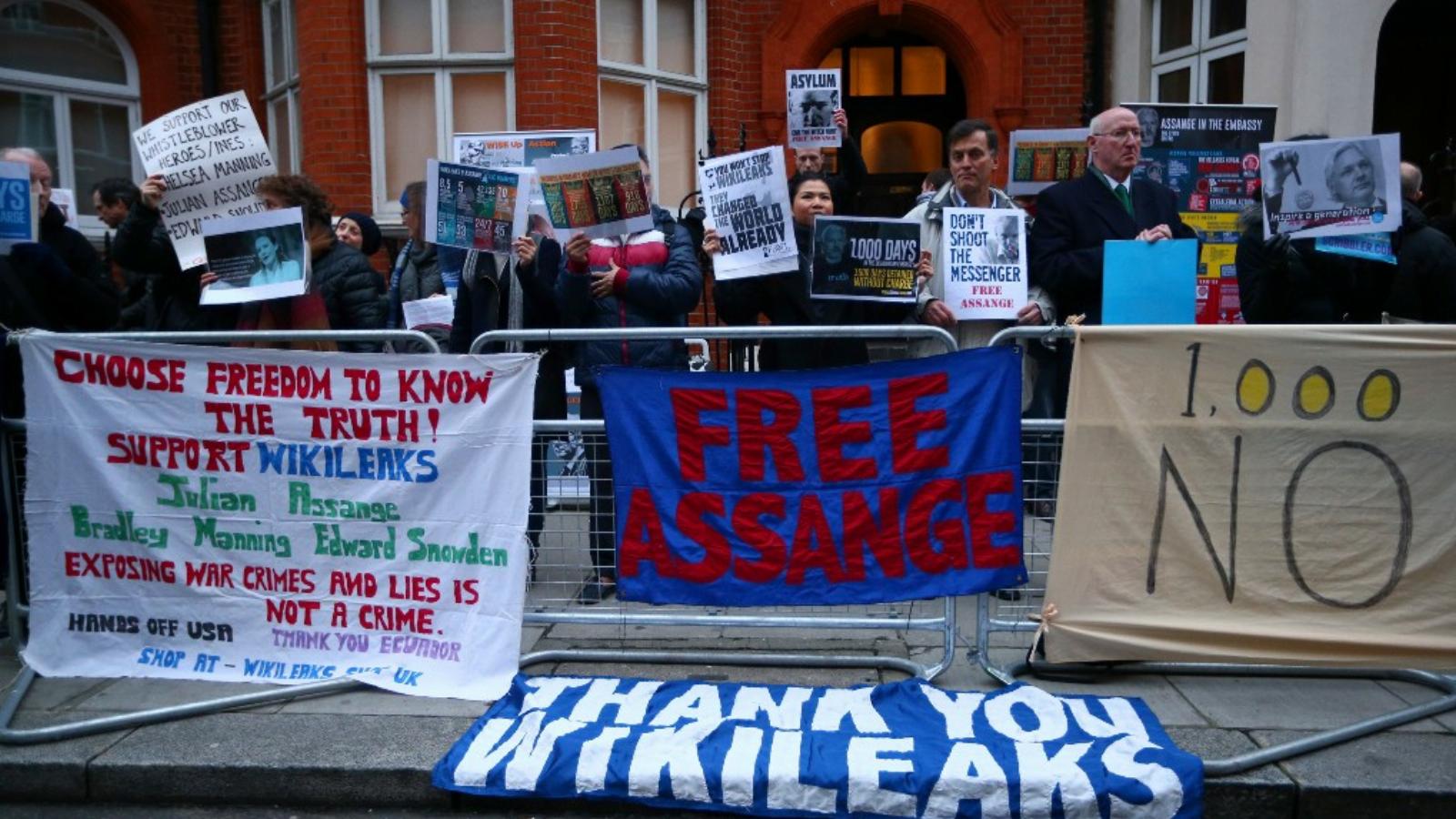 Többtucatnyian követeltek Londonban teljes szabadságot Assange-nak FOTÓ: EUROPRESS/GETTY IMAGES/CARL COURT