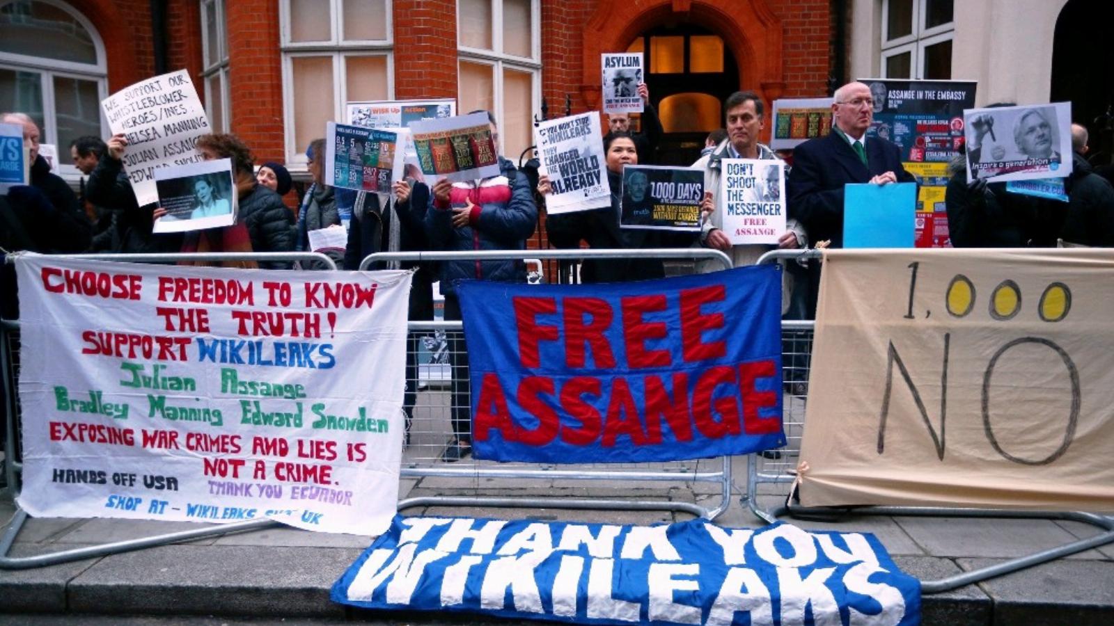 Többtucatnyian követeltek Londonban teljes szabadságot Assange-nak FOTÓ: EUROPRESS/GETTY IMAGES/CARL COURT