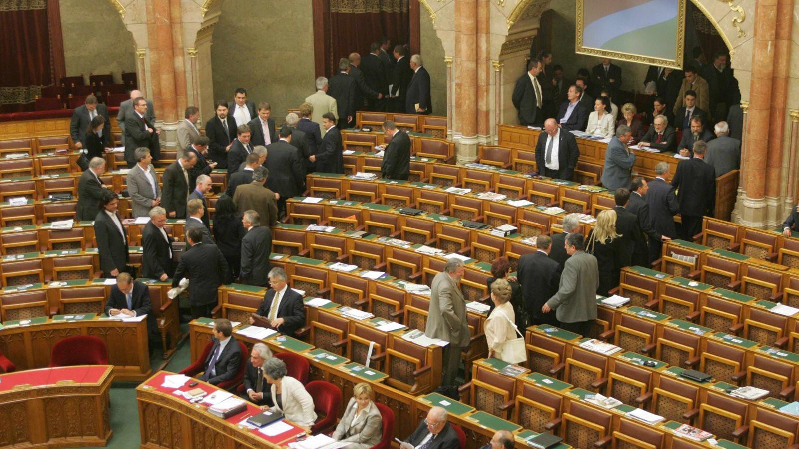 Rendszeres „performansz” volt a Fidesz részéről az ülésterem elhagyása FOTÓ: SZALMÁS PÉTER