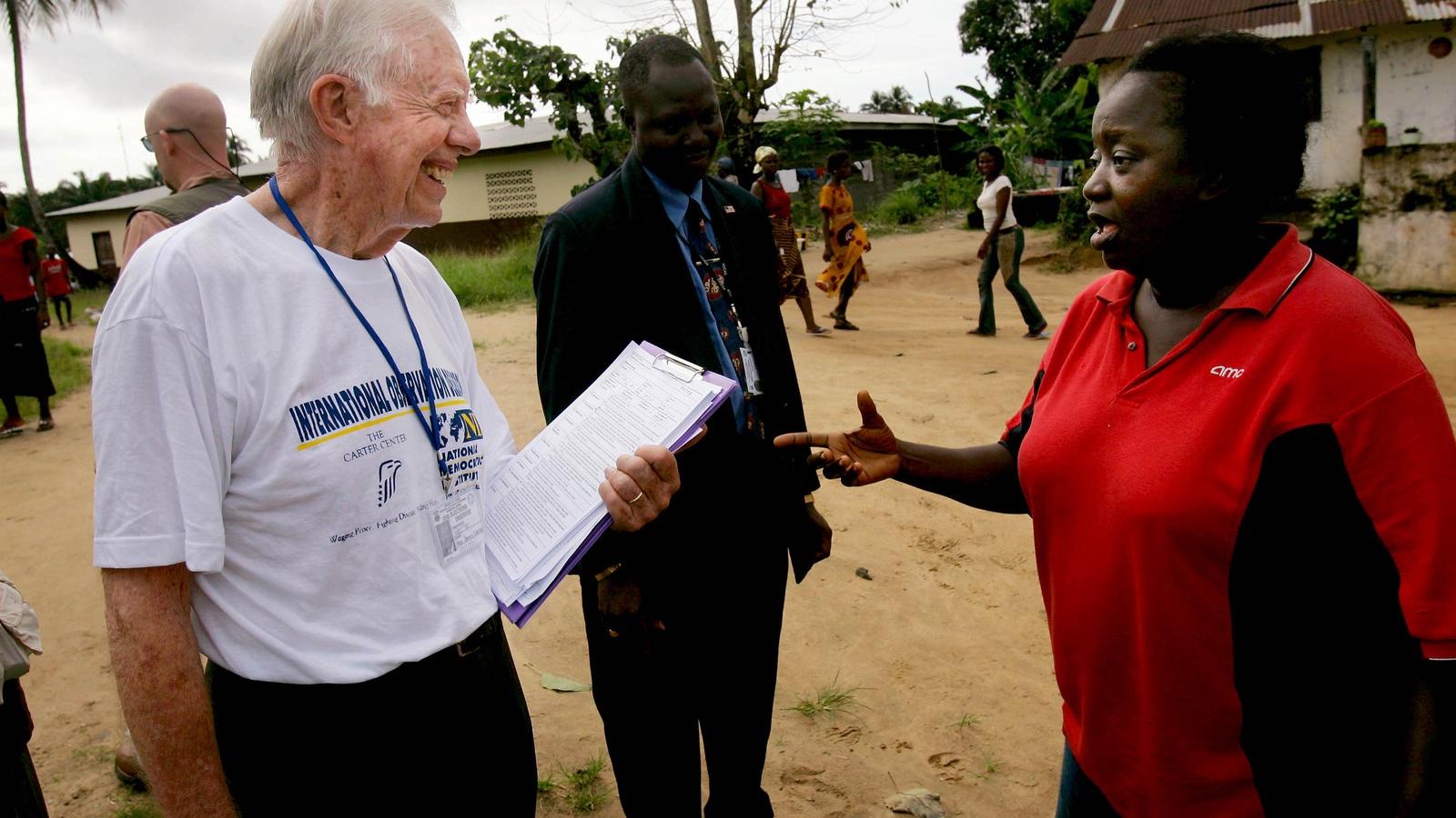 Carter Libériában 2005-ben - A nevével fémjelzett központ több országban is segíti a rászorulókat Fotó: Chris Hondros / Getty Im