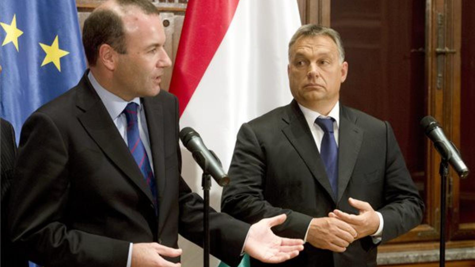 Orbán Viktor miniszterelnök (j) és Manfred Weber, az Európai Néppárt frakcióvezetője sajtótájékoztatót MTI Fotó: Koszticsák Szil