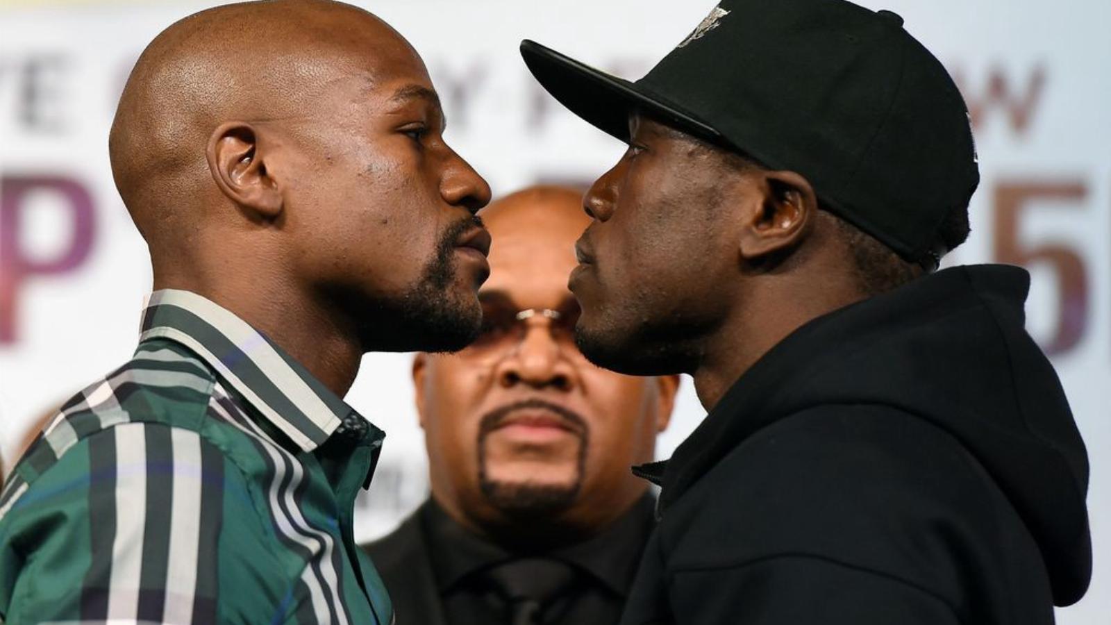 Floyd Mayweather Jr. (balra) Andre Berto ellen lépett utoljára szorítóba FOTÓK: EUROPRESS/GETTY IMAGES