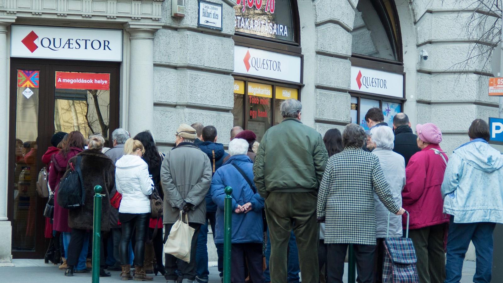 A quaestorosok még mindig a pénzükre várnak FOTÓ: MOLNÁR ÁDÁM