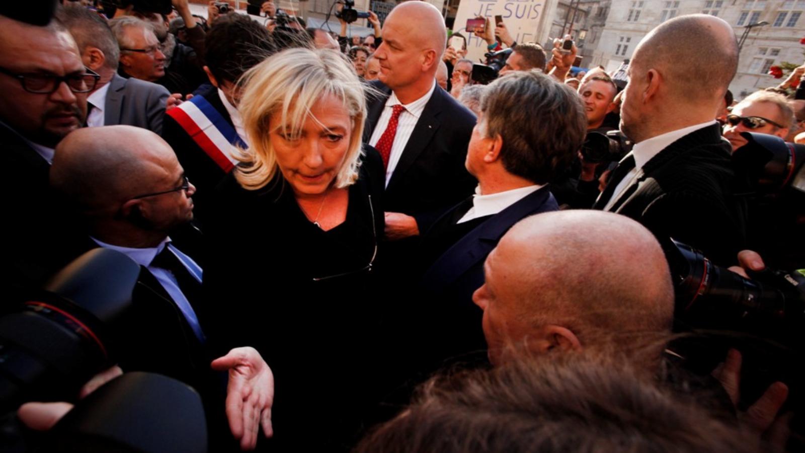 Marine Le Pen hívei között FOTÓ: EUROPRESS/GETTY IMAGES/PATRICK AVENTURIER