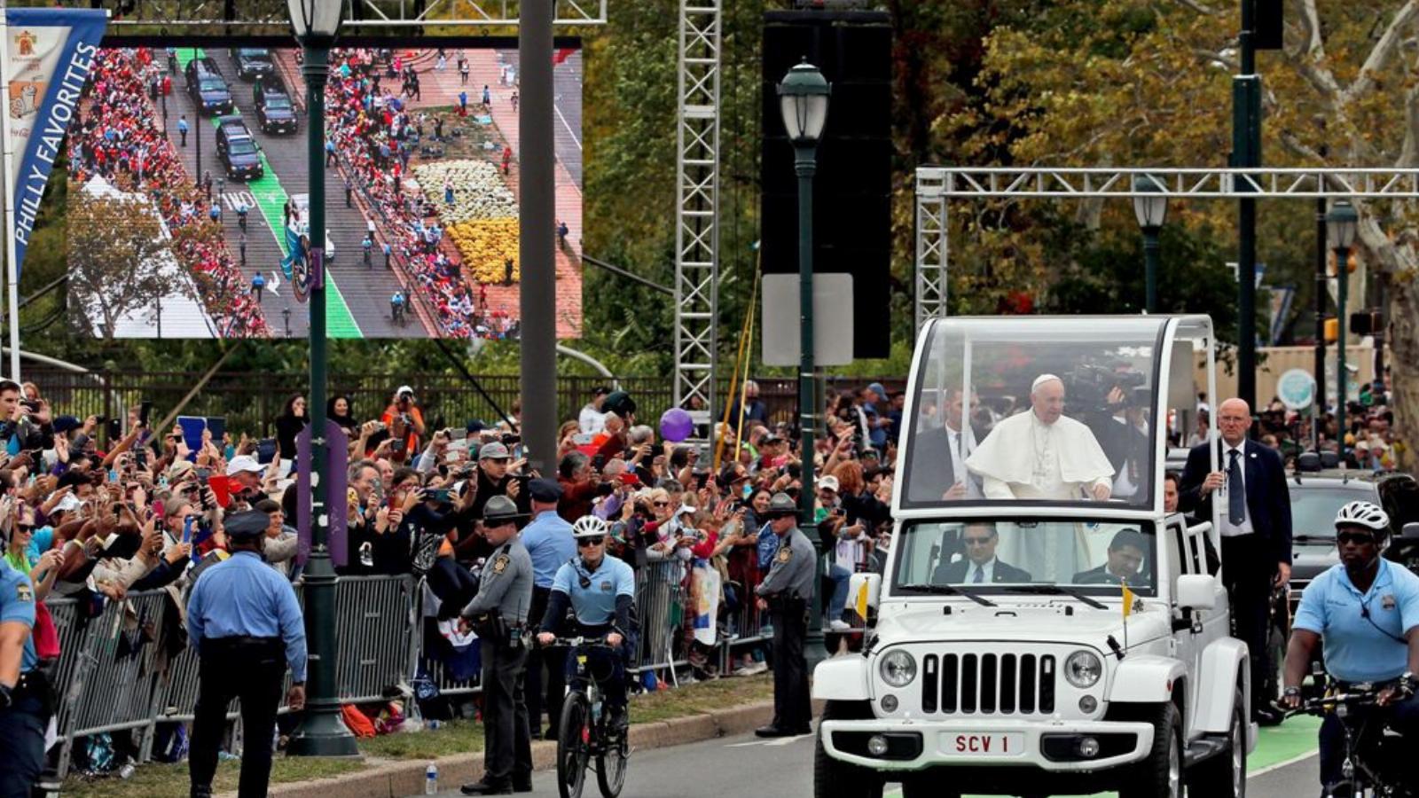 Tömegek érkeztek Ferenc pápa miséjére, Philadelphiába FOTÓ: EUROPRESS/GETTY IMAGES