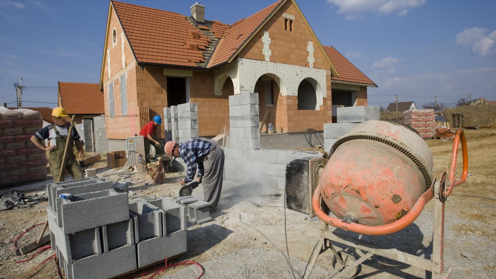 Egyre kevesebb a „zöldmezős” lakásépítés, inkább használtat vesznek vagy felújítanak FOTÓ: NÉPSZAVA