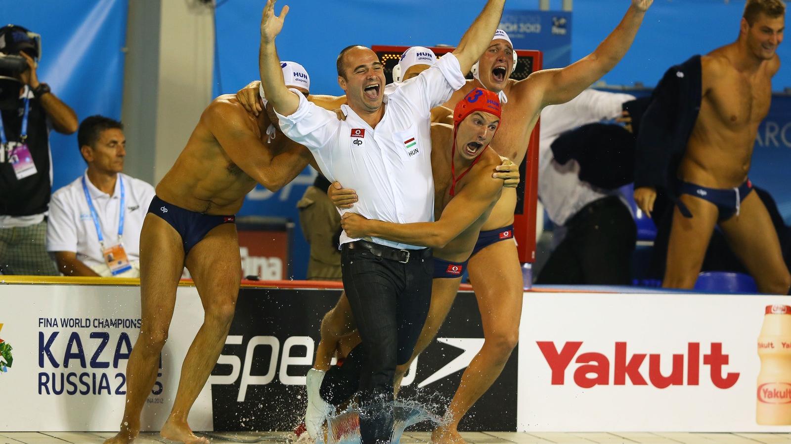 Barcelona 2013 augusztus 3 - Benedek Tibor és játékosai ünneplik a döntőn aratott győzelmet a 15. FINA-világbajnokságon Fotó: Cl