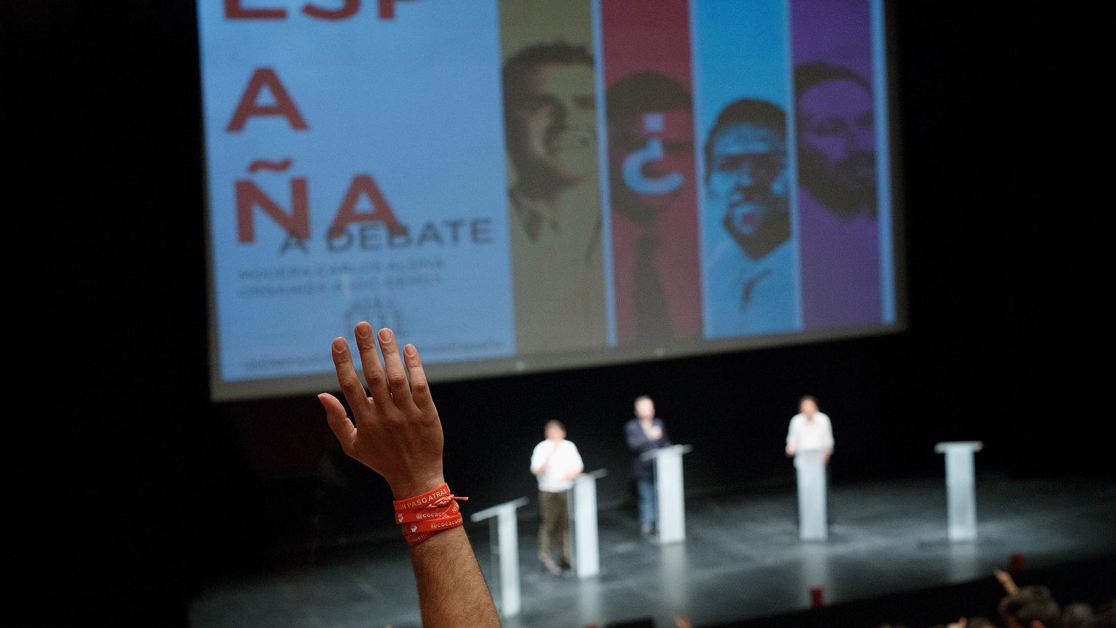 Spanyolország - vitafórum a választások előtt az egyik madridi egyetemen  Fotó: Pablo Blazquez Dominguez / Getty Images