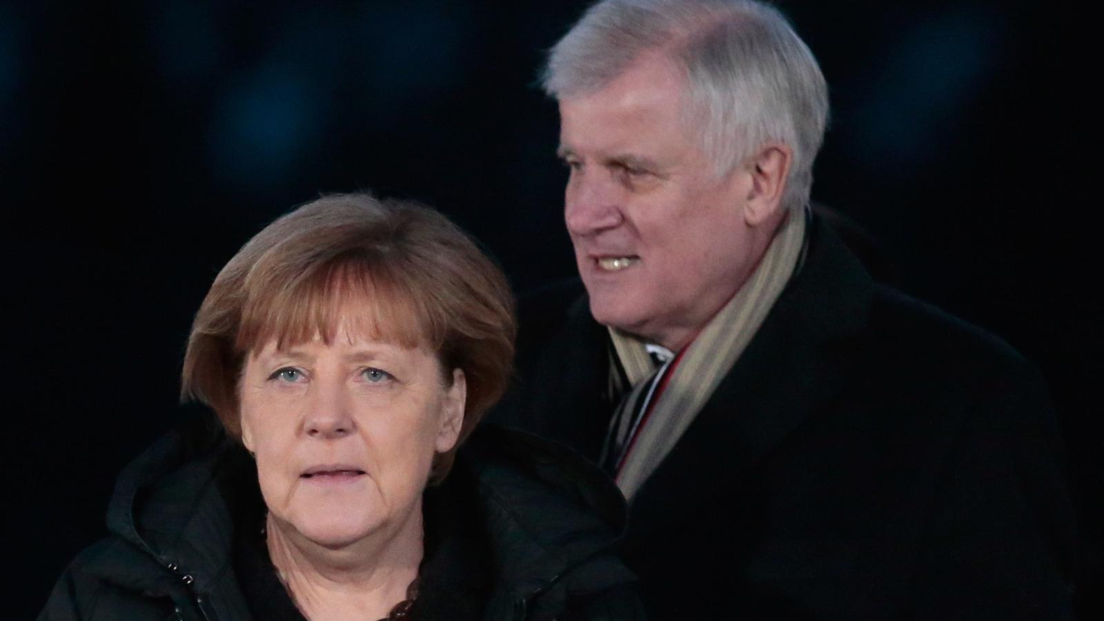 Merkel és Seehofer egy korábbi felvételen. FOTÓ: Johannes Simon/Getty Images