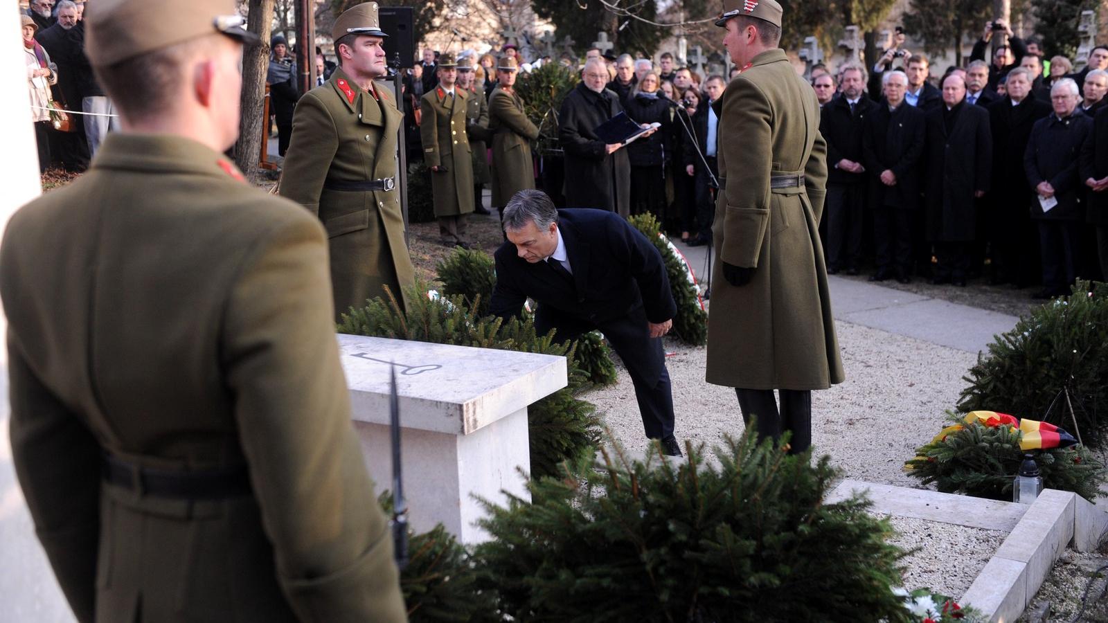 Orbán Viktor koszorúz Budaörsön FOTÓ: TÓTH GERGŐ