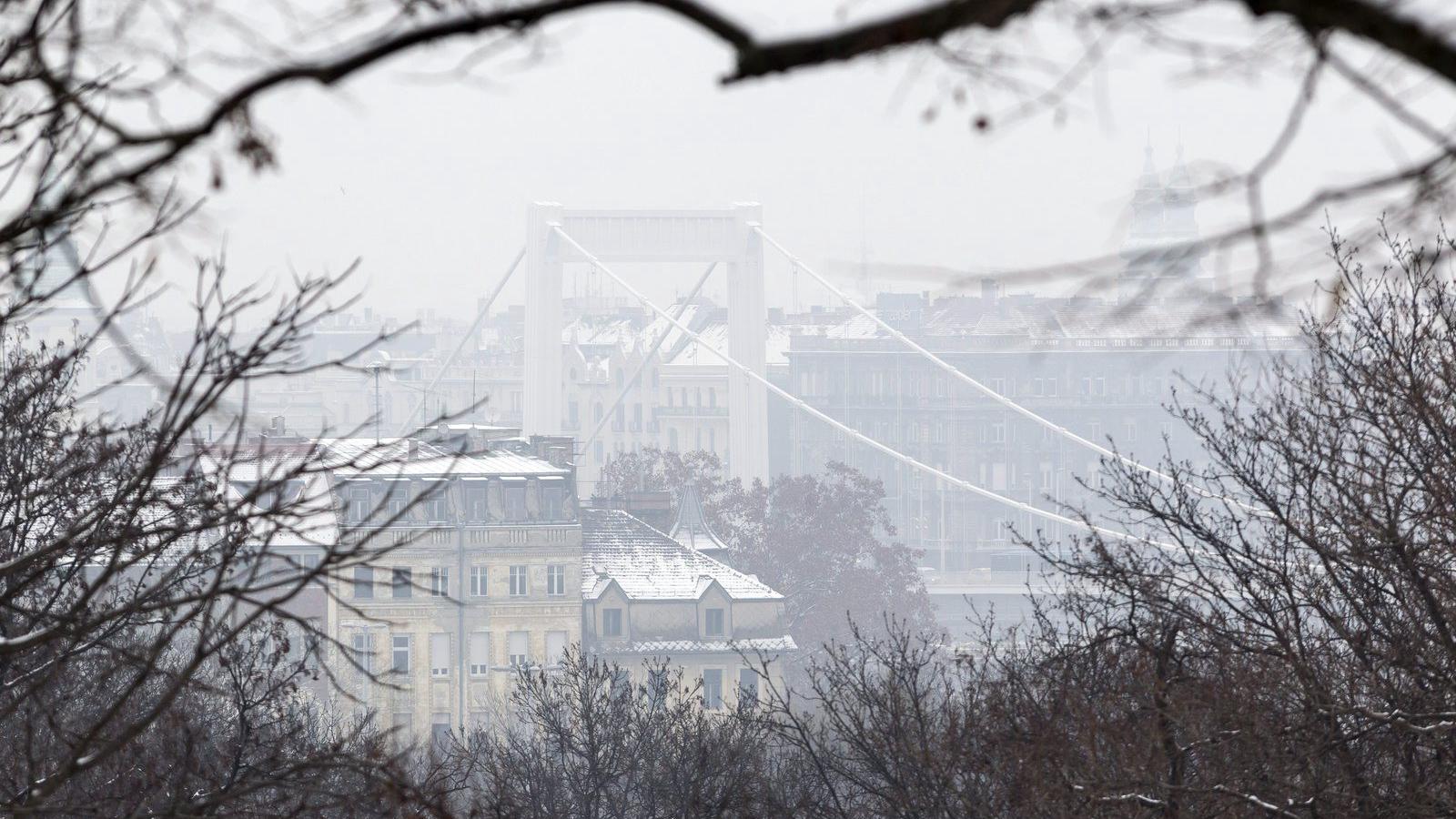 Szmog január 25-én. MTI Fotó: Szigetváry Zsolt