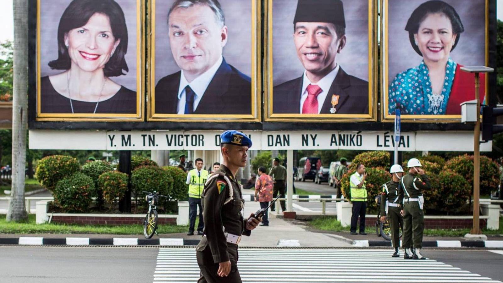 A hamarosan évet értékelő magyar miniszterelnököt így fogadta Jakarta - Fotó: Orbán Viktor/Facebook ( Egy rajongó kommentelő a k