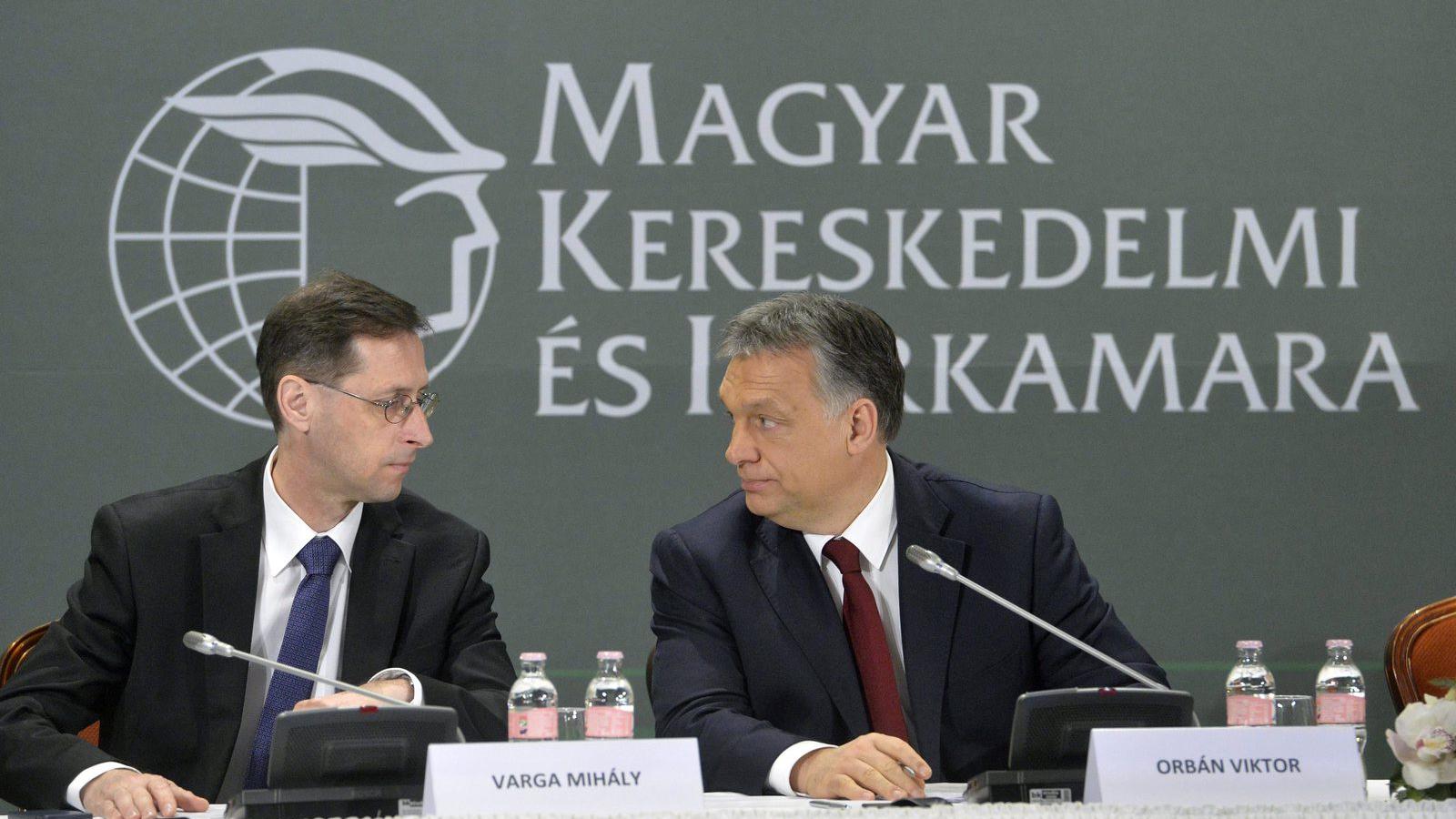 A nemzetgazdasági miniszter és a miniszterelnök már a jövő évi adórendszert strukturálja át FOTÓ: MTI/KOSZTICSÁK SZILÁRD