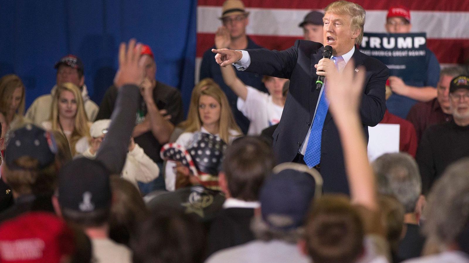 Donald Trump magyaráz egy wisconsini kampánygyűlésen FOTÓ: EUROPRESS/GETTY IMAGES/SCOTT OLSON