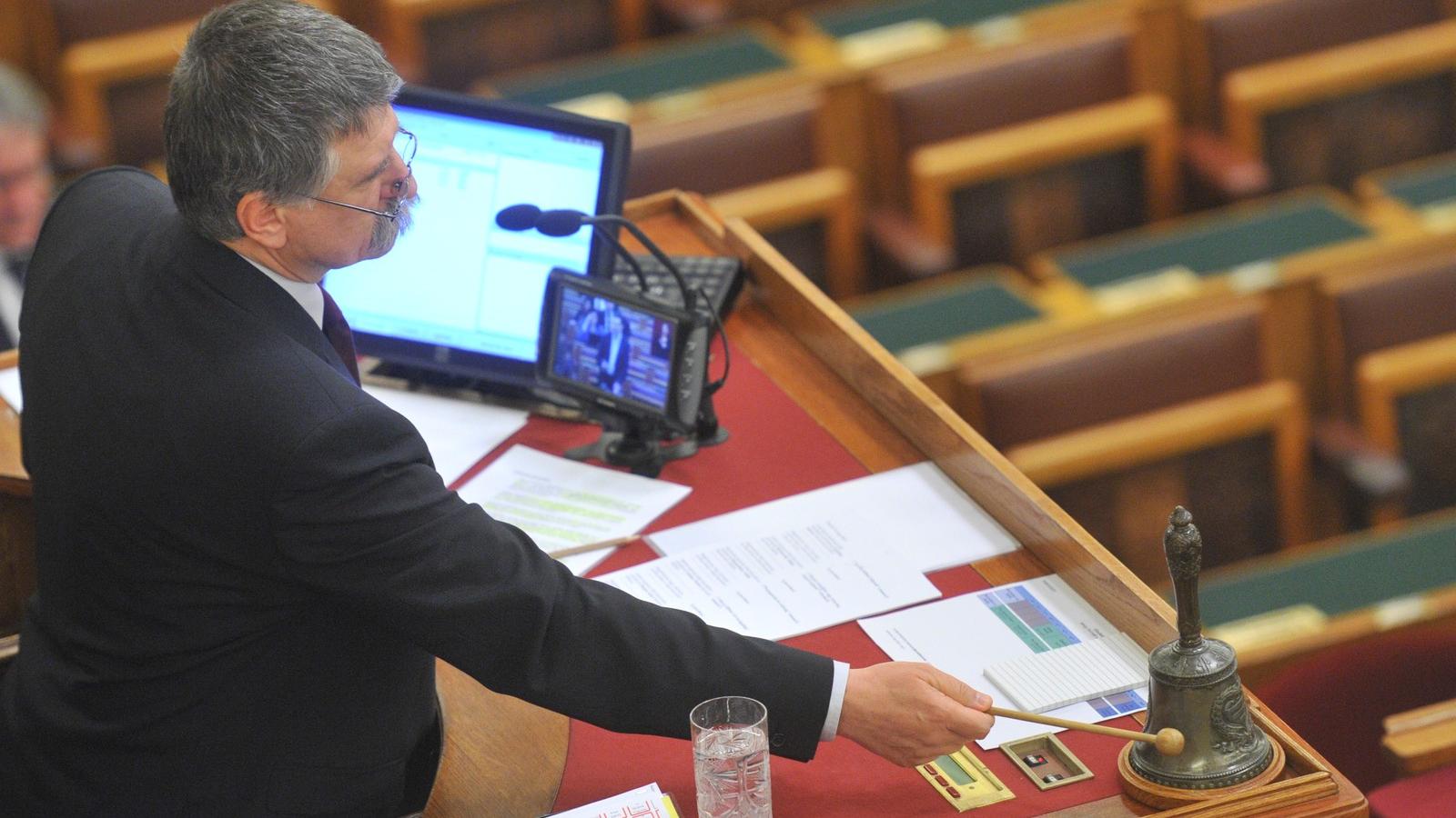 Sem válaszoló, sem válasz, hallgat a kormánypárt FOTÓ: NÉPSZAVA