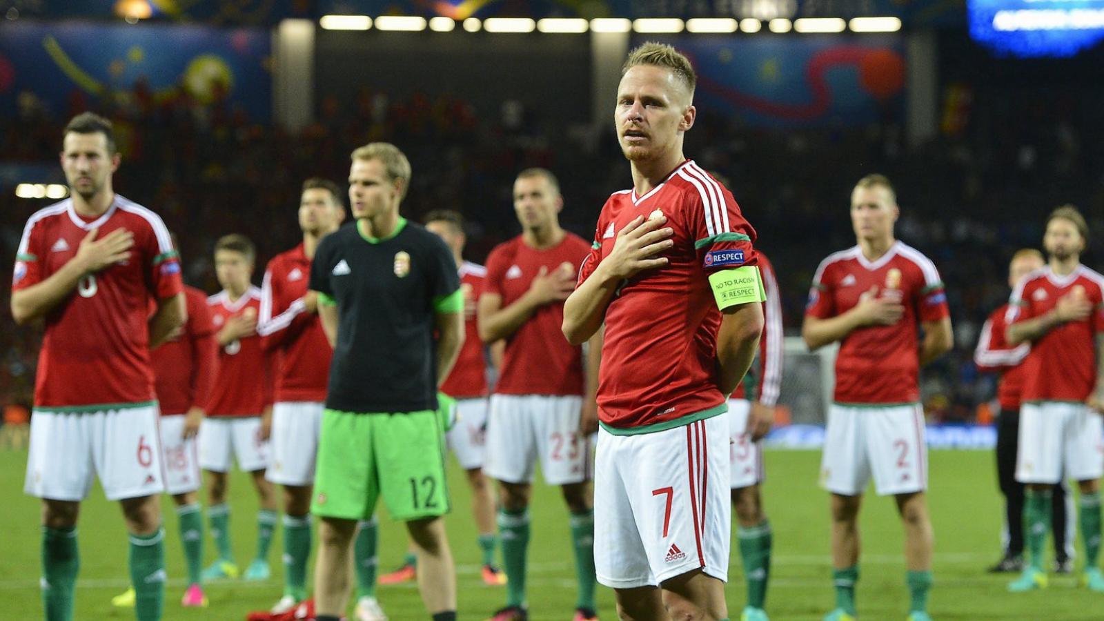 Dzsudzsák Balázs a franciaországi labdarúgó Európa-bajnokság nyolcaddöntőjében játszott Magyarország - Belgium mérkőzés végén. M