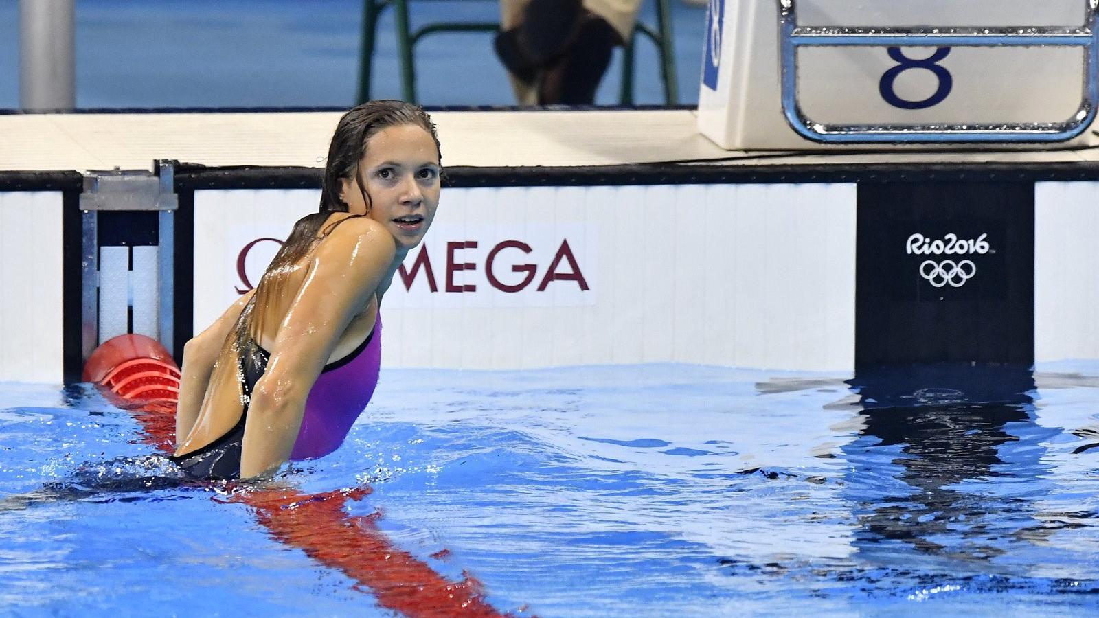 A világcsúccsal győztes amerikai Katie Ledecky, a második helyezett brit Jazmin Carlin és a harmadik helyezett Kapás Boglárka MT