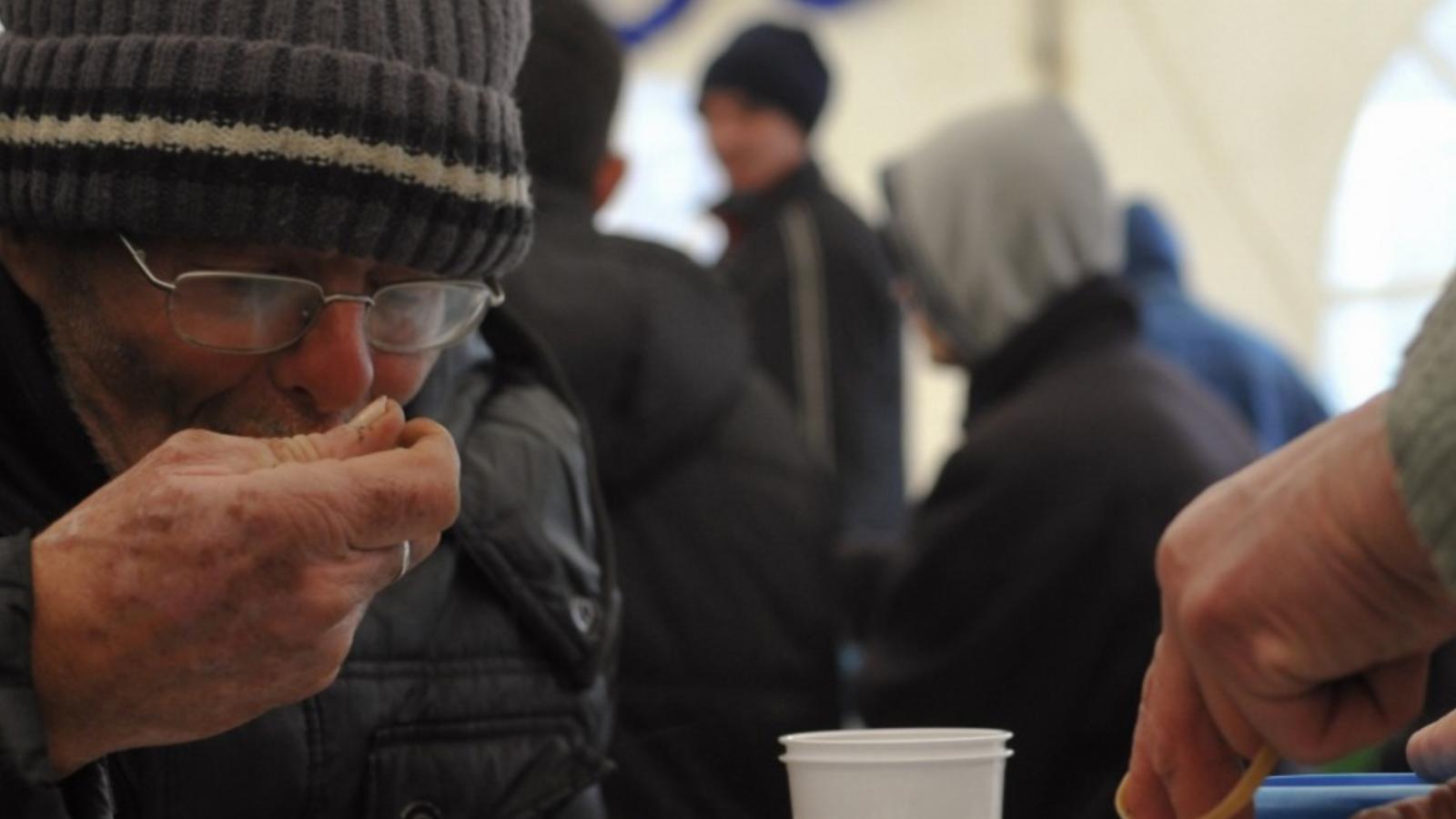 A meleg ételre nemcsak a hajléktalanok, hanem egyre több szegénységben élő ember is rászorul FOTÓ: TÓTH GERGŐ