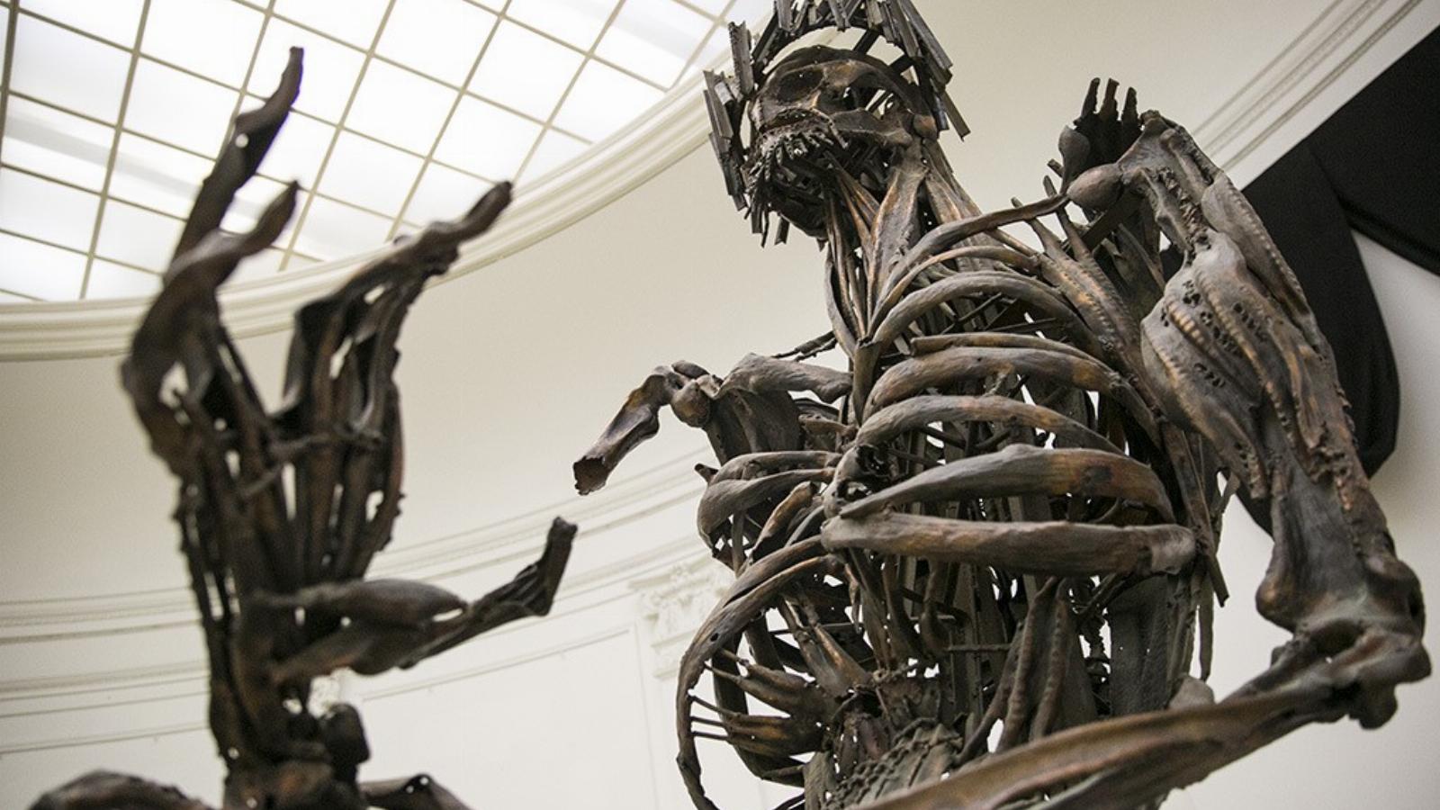 Szervátiusz szobra a halál művészi szintre emelése FOTÓ: NÉPSZAVA