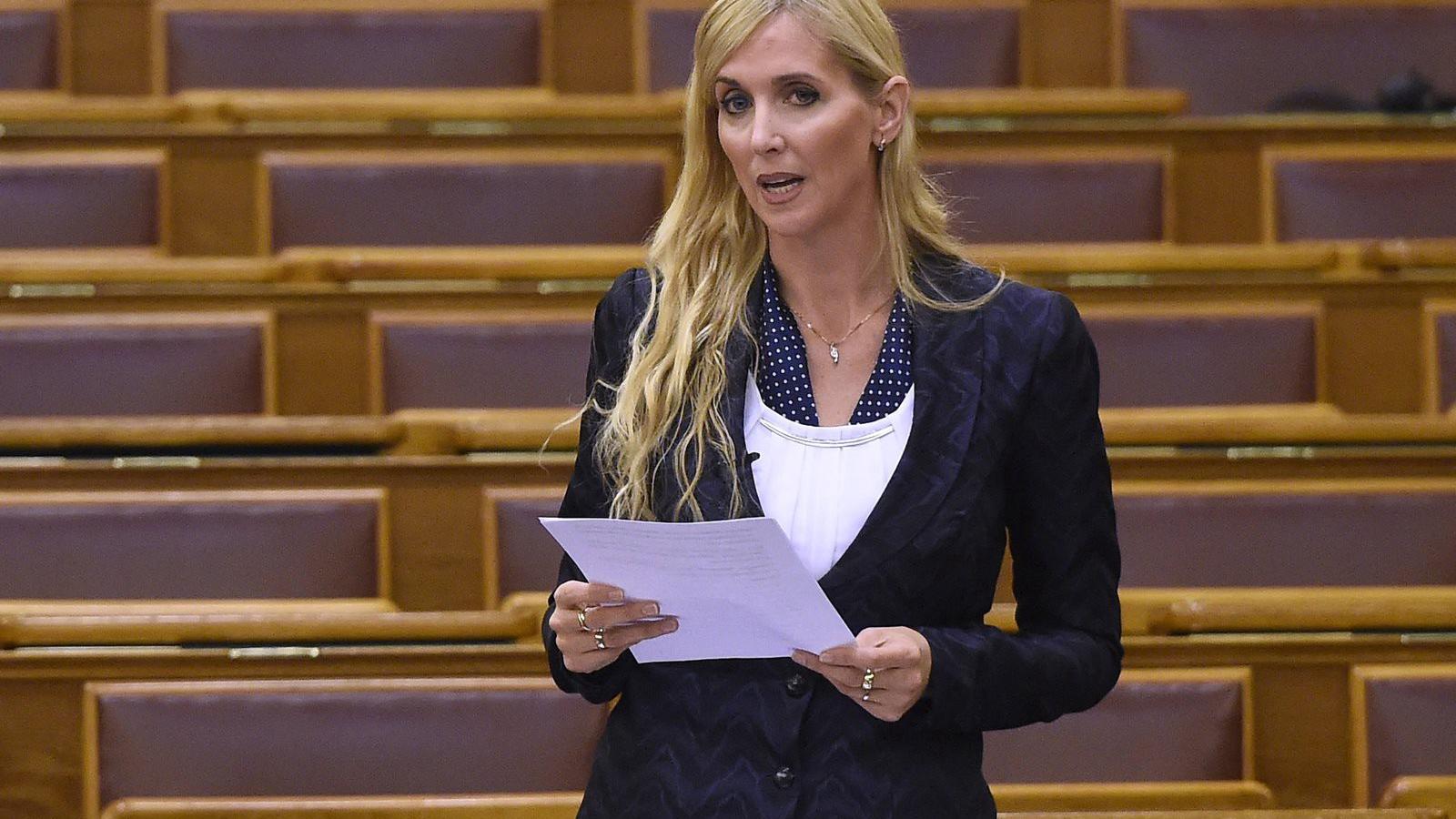 Szabó Tünde sportért felelős államtitkár a sportról szóló törvény módosításáról szóló javaslat általános vitájának expozéját ta