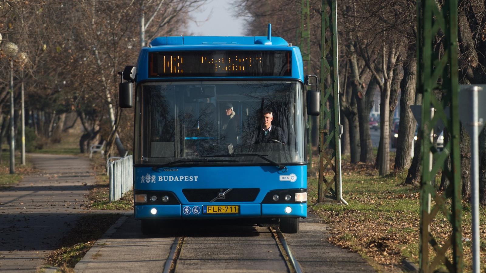 Az utóbbi időben sűrűn van szükség a metrópótló autóbuszokra FOTÓ: TÓTH GERGŐ