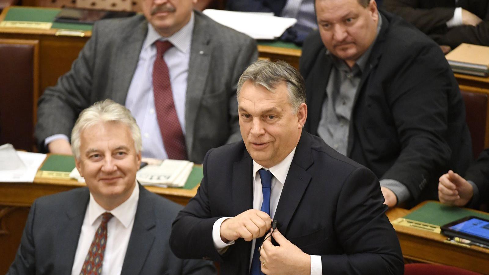 Orbán Viktor miniszterelnök azonnali kérdésre válaszol  MTI Fotó: Koszticsák Szilárd