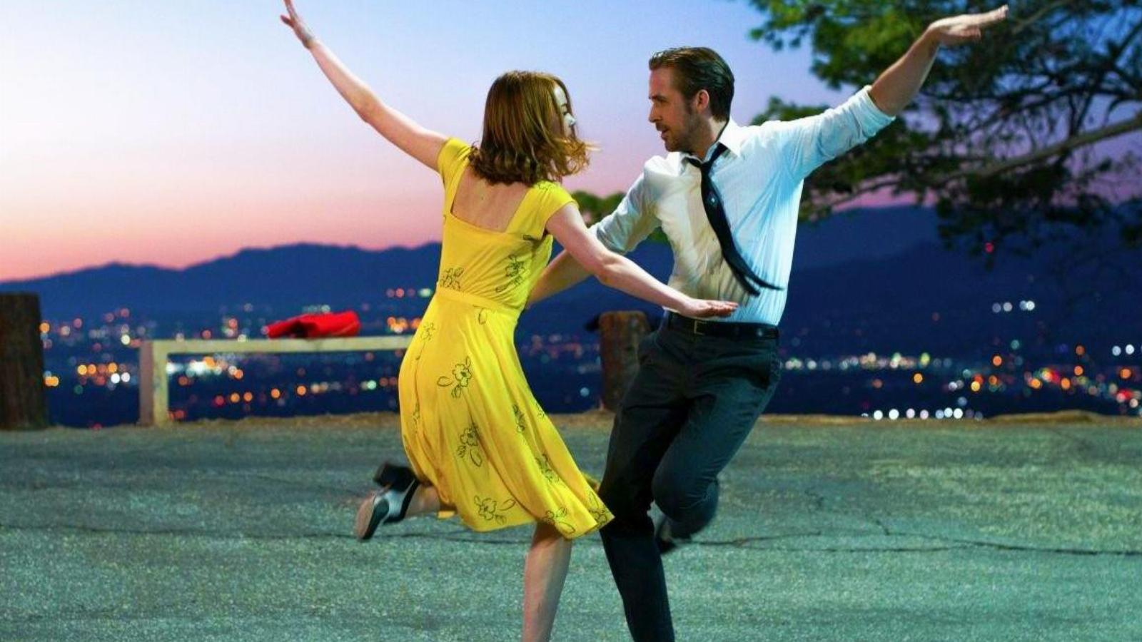 Tánc a Los Angeles-i éjszakában – Emma Stone és Ryan Gosling FORRÁS: FREEMAN FILM