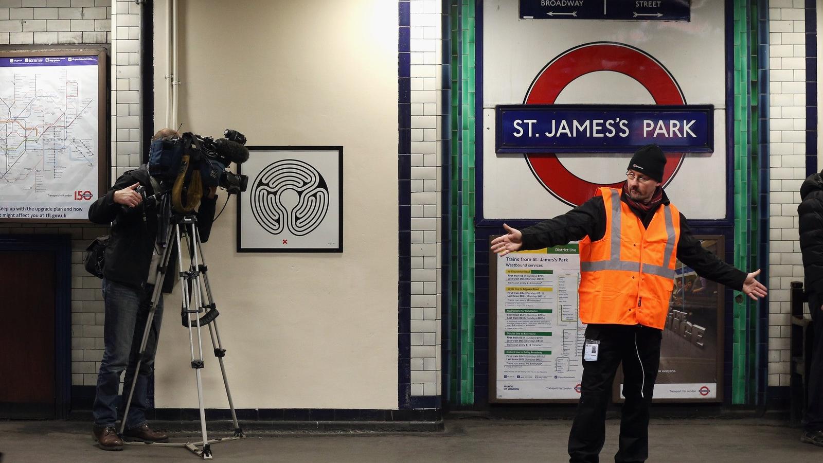 Nem jön a metró. Fotó: Oli Scarff/Getty Images