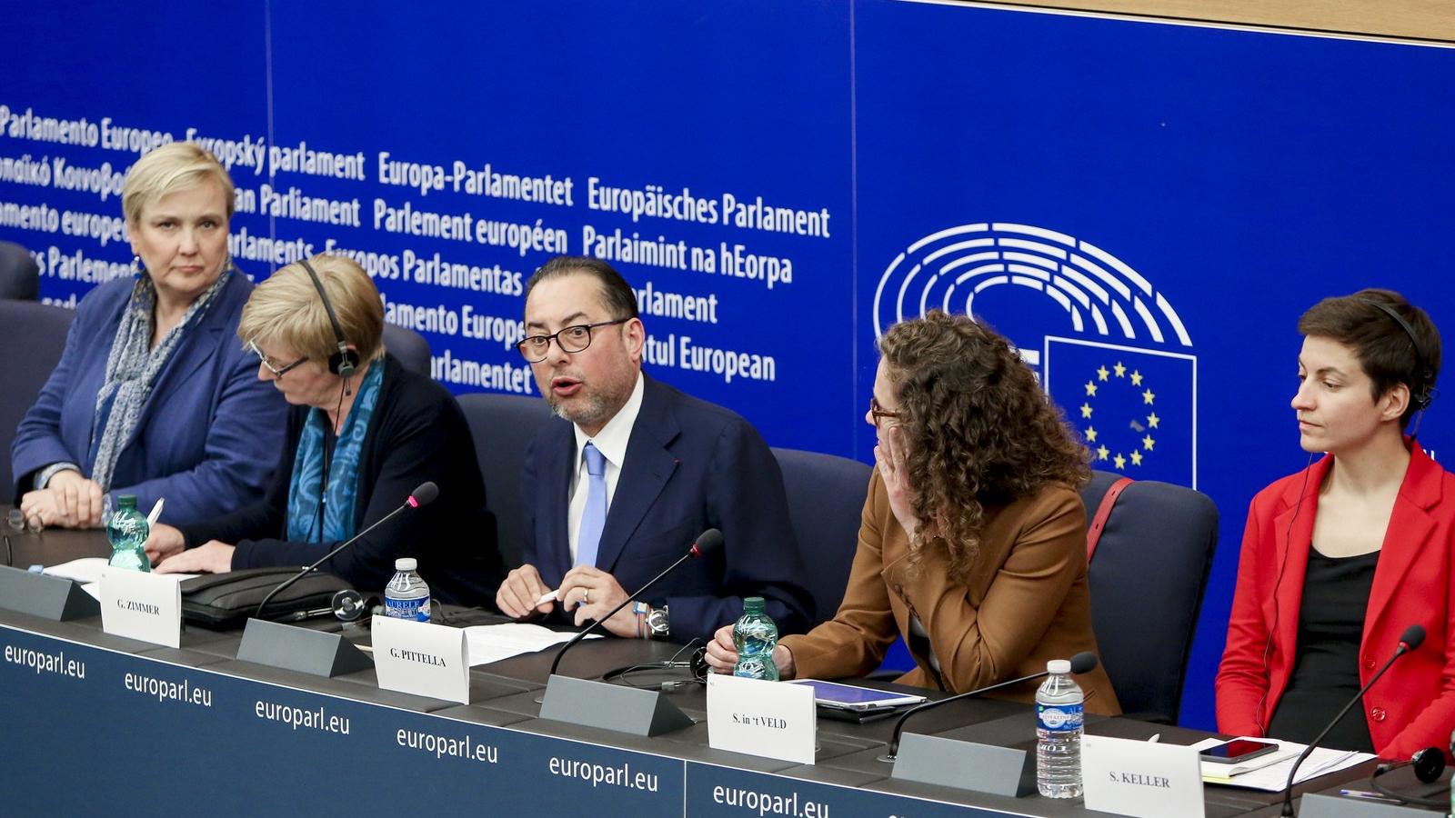 Európa megint ránk figyel: Róża Thun, Gabriele Zimmer, Gianni Pittella, Sophie in ’t Veld, Ska Keller sajtótájékoztatója FOTÓ: E